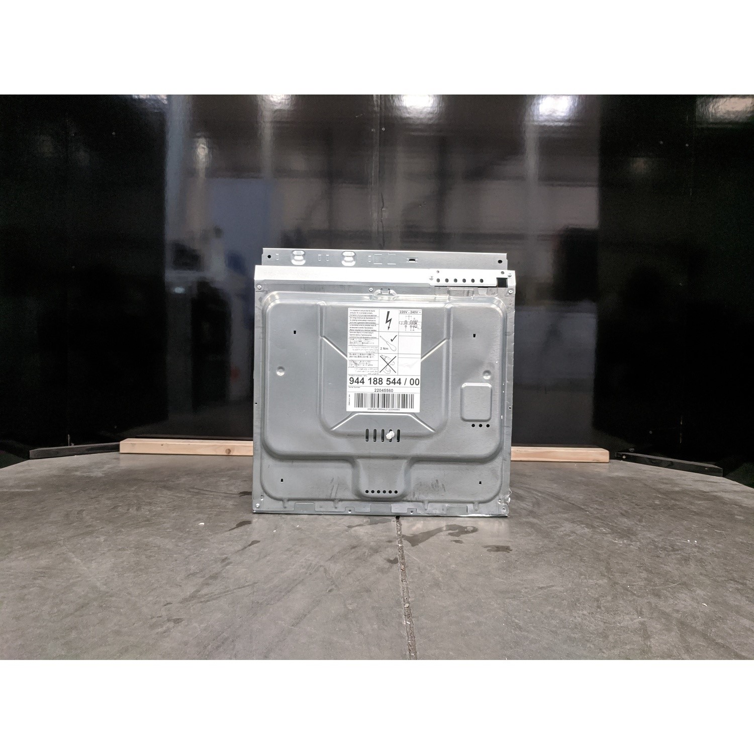 Refurbished AEG 9000 BSE998330M SteamPro 60cm Single Built In Electric Oven with Food Sensor & Command Wheel Black - Image 5