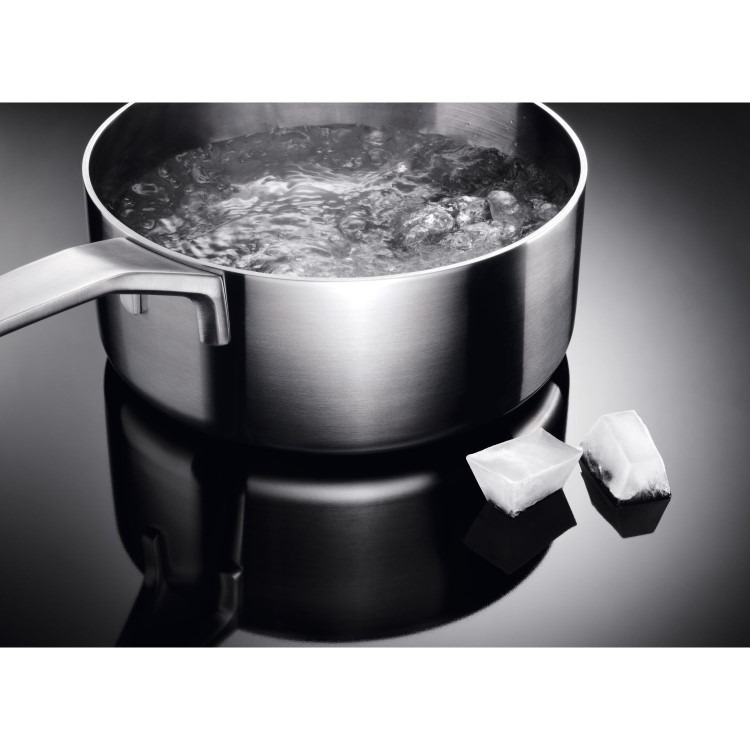 AEG 5000 Series 60cm Electric Induction Cooker - White - Image 6
