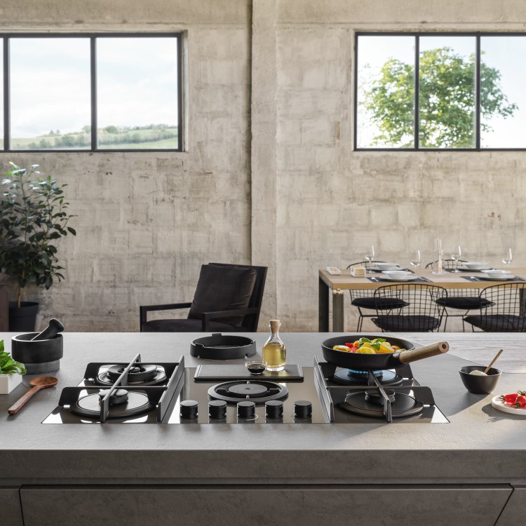 Elica NikolaTesla Flame 88cm Gas Venting Hob - Duct Out Only - Black - Image 2
