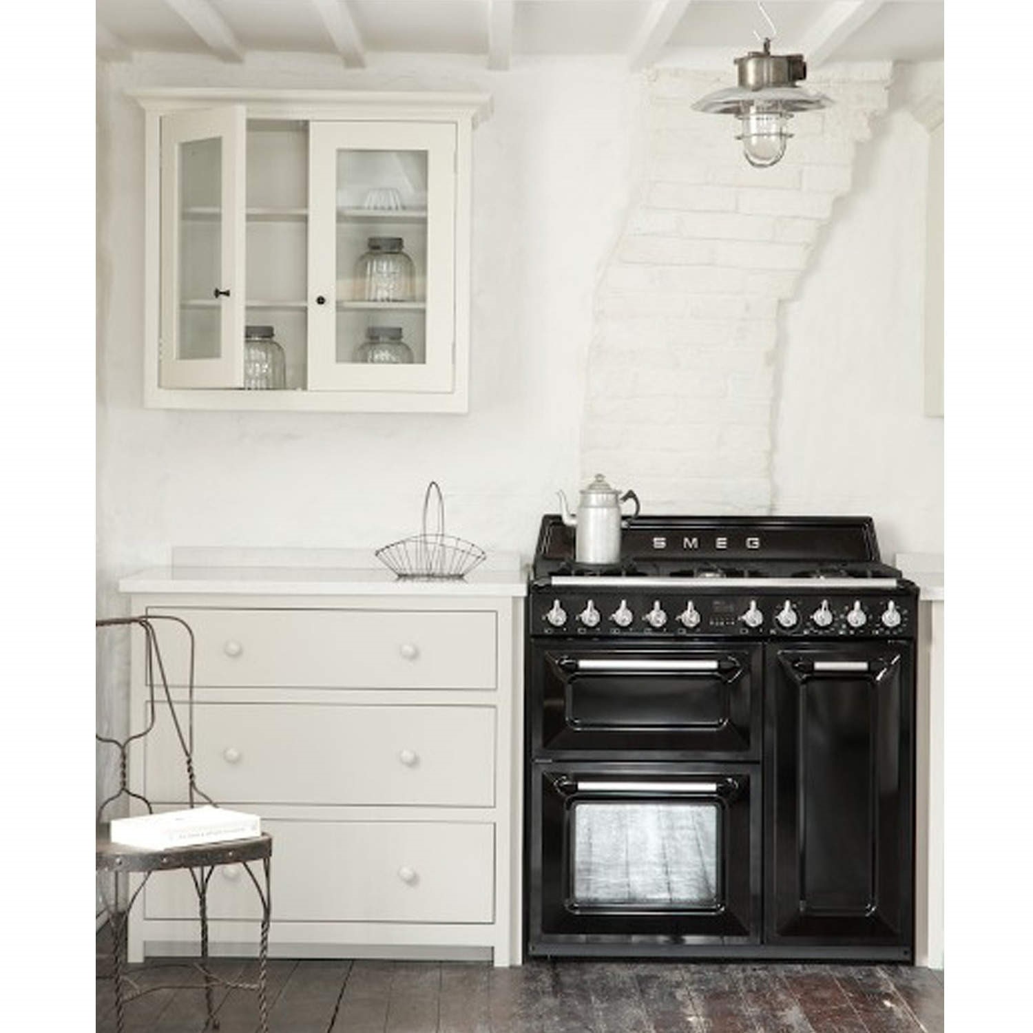 Smeg Victoria 90cm Dual Fuel Range Cooker - Black - Image 2