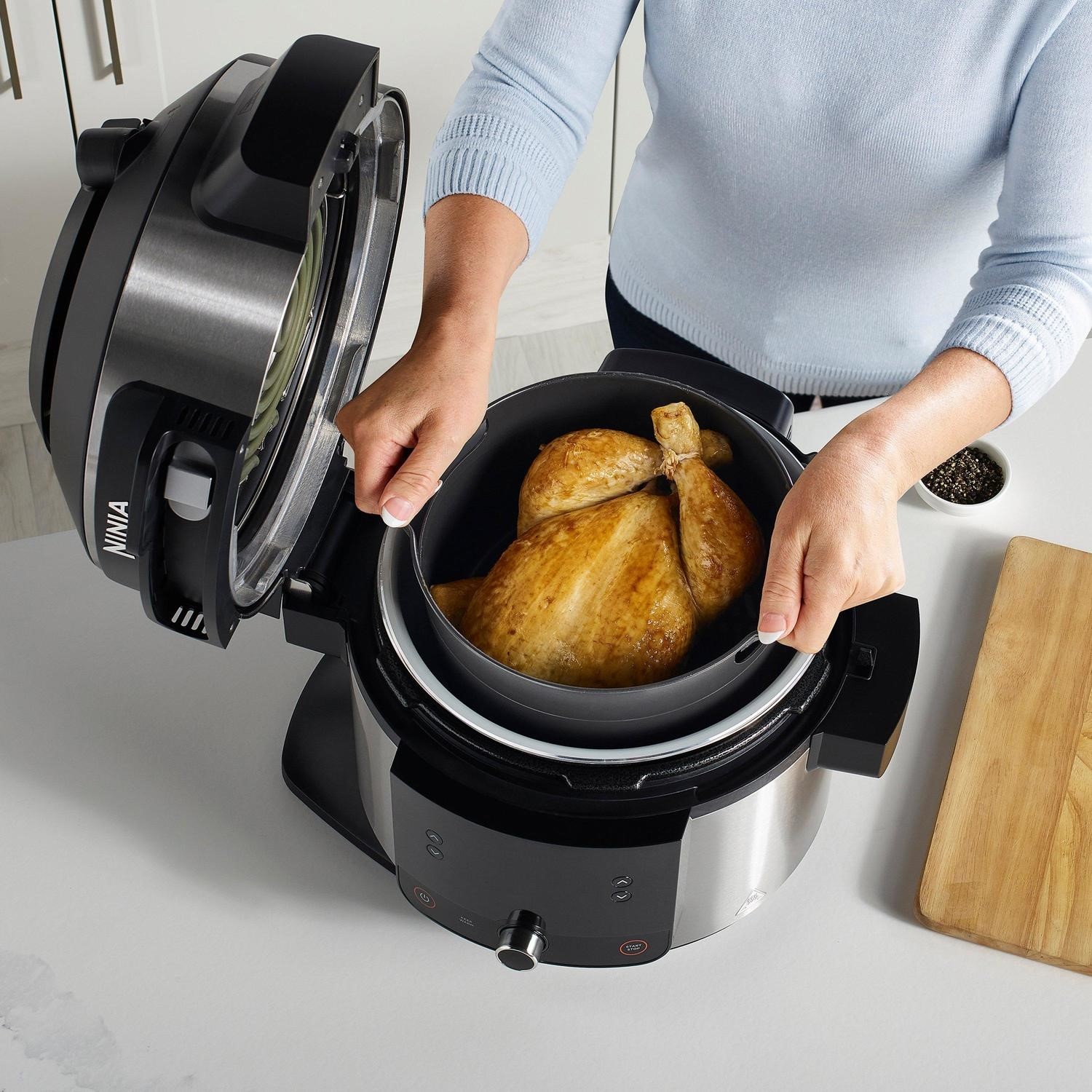 Refurbished Ninja OL550UK Foodi 11-in-1 6L SmartLid Multi-Cooker & Air Fryer - Image 3