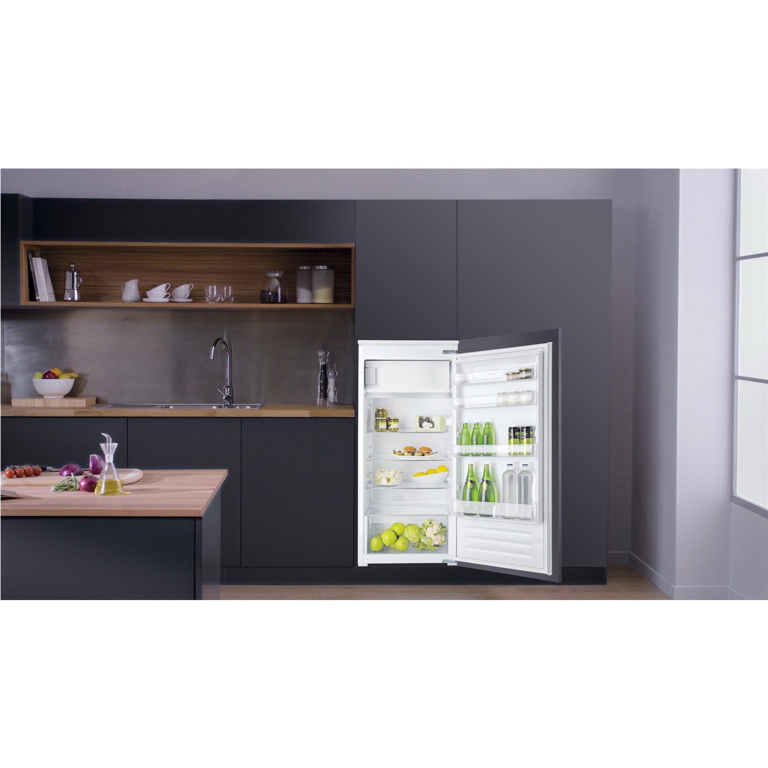 Hotpoint 171 Litre In-column Integrated Larder Fridge - Image 3