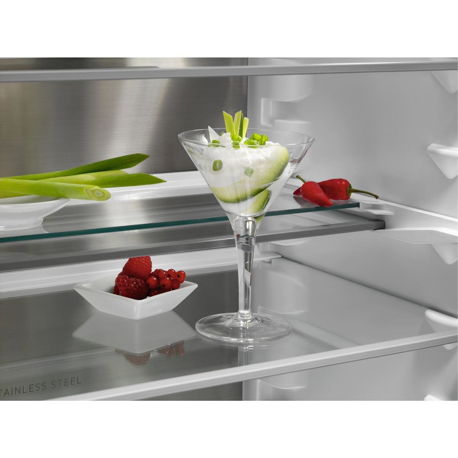 Refurbished AEG 8000 Series SCE818E8MF Integrated 244 Litre 70/30 Frost Free Fridge Freezer White - Image 5