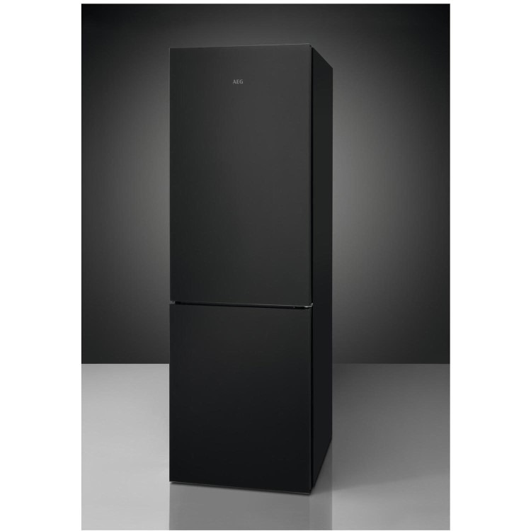 AEG 7000 Series 331 Litre 60/40 Freestanding Fridge Freezer - Black & Matt Glass - Image 3