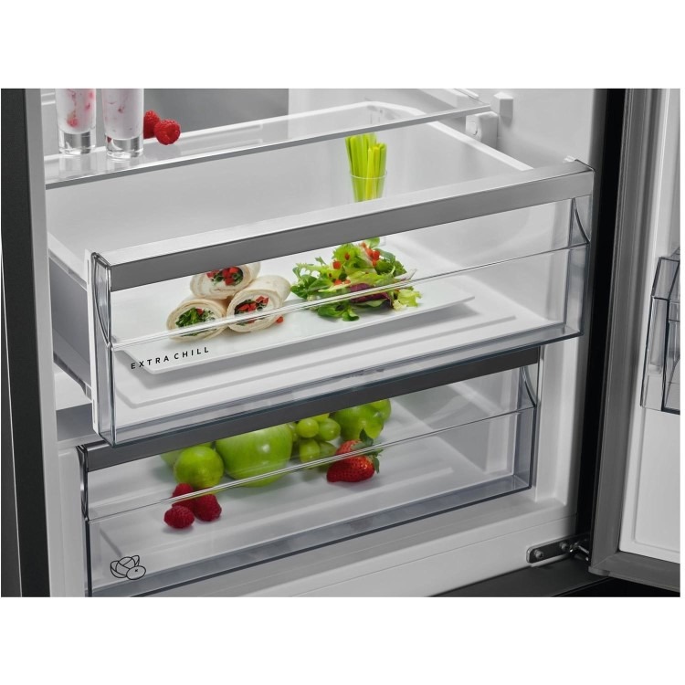 AEG 7000 Series 331 Litre 60/40 Freestanding Fridge Freezer - Black & Matt Glass - Image 5