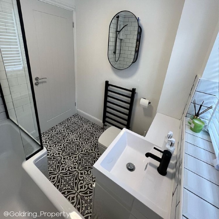 Black Towel Radiator 800 x 500mm - Sonoran - Image 5